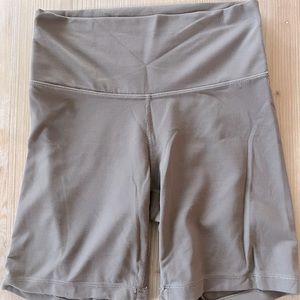 Aritzia tna butter bike shorts